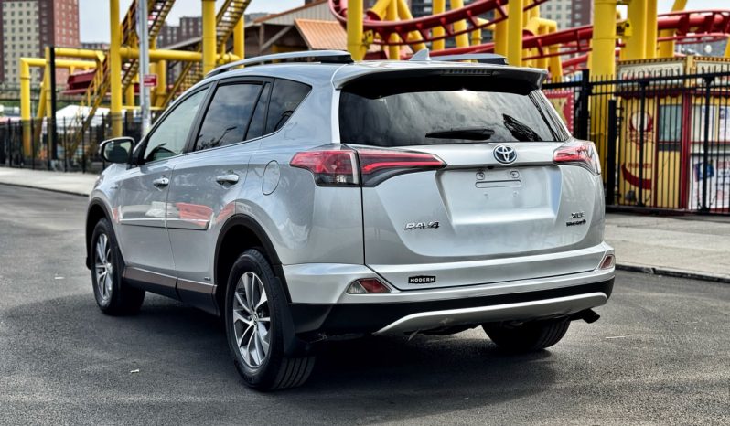 2016 Toyota RAV4 HYBRID XLE full