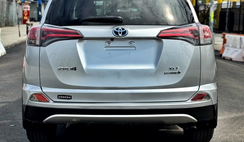 2016 Toyota RAV4 HYBRID XLE full