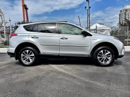 2016 Toyota RAV4 HYBRID XLE full