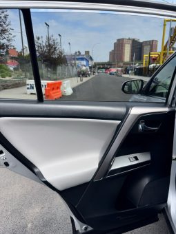 2016 Toyota RAV4 HYBRID XLE full