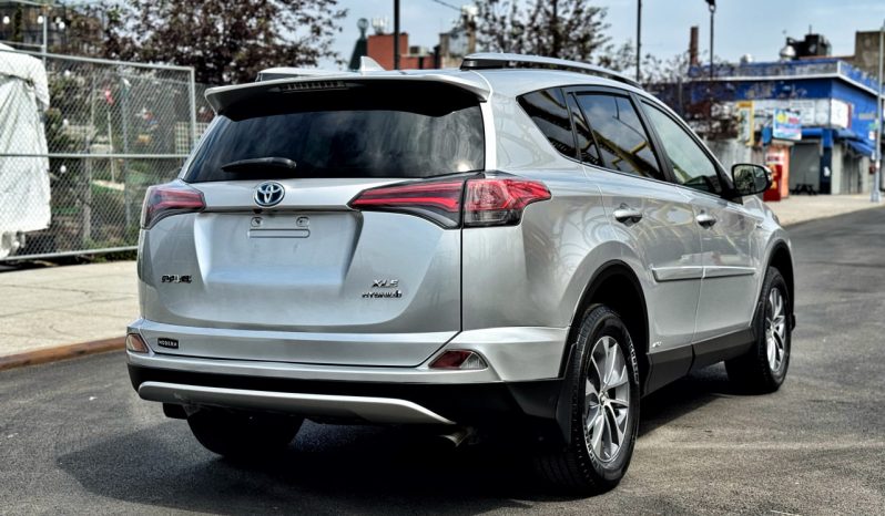 2016 Toyota RAV4 HYBRID XLE full